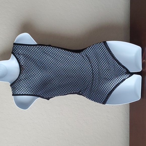 Black low cut bodysuit with sheer back - Picture 5 of 11